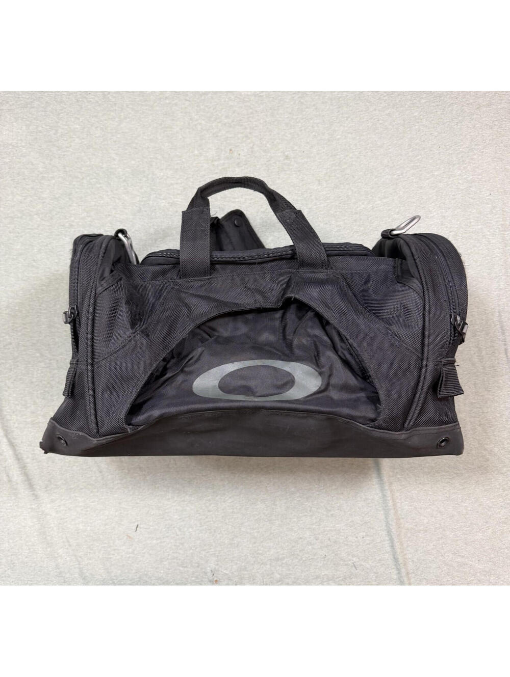2010’s Oakley Heavy Payload Duffel Bag -  Black - Shoe Pocket